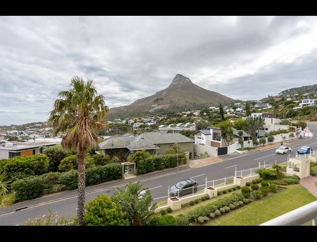2.5 BEDROOM APARTMENT TO LET IN CAMPS BAY